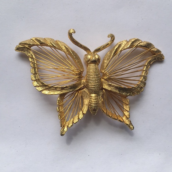 Vintage Jewelry - Gold Butterfly Pin/Brooch